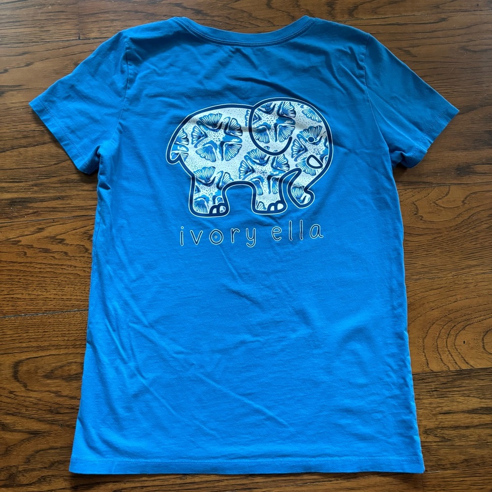 Ivory Ella Blue Short Sleeve T-Shirt - Women’s Medium